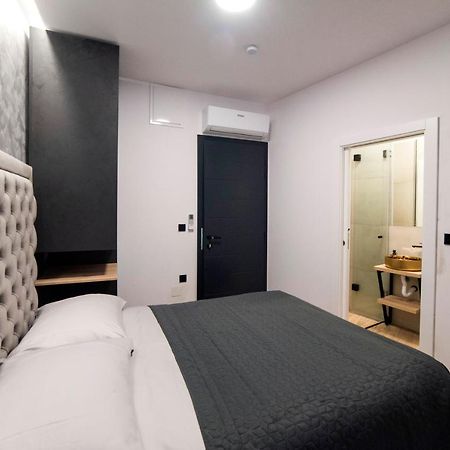 זאגרב Liberty Rooms, 3Rd Floor, No Elevator מראה חיצוני תמונה