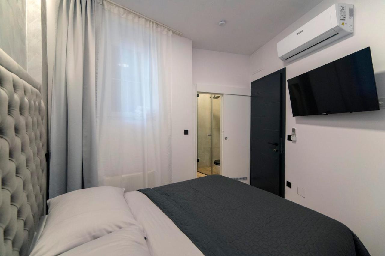 זאגרב Liberty Rooms, 3Rd Floor, No Elevator מראה חיצוני תמונה