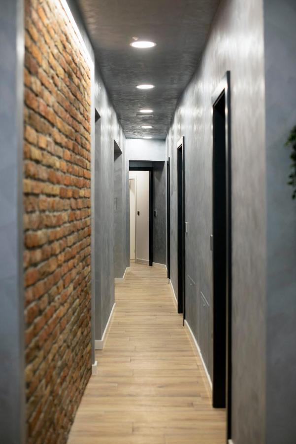 זאגרב Liberty Rooms, 3Rd Floor, No Elevator מראה חיצוני תמונה